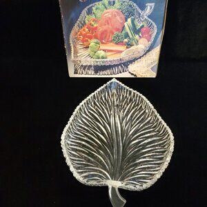 Mikasa Studio Nova Summer Leaf 9" Hostess Server Clear Glass Dish Bowl Textured